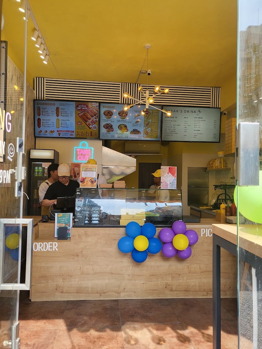 BASAK HOTDOG (Korean Street Food & Corndog) - Národní Branch