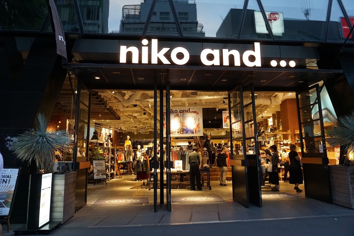 niko and ... TOKYO