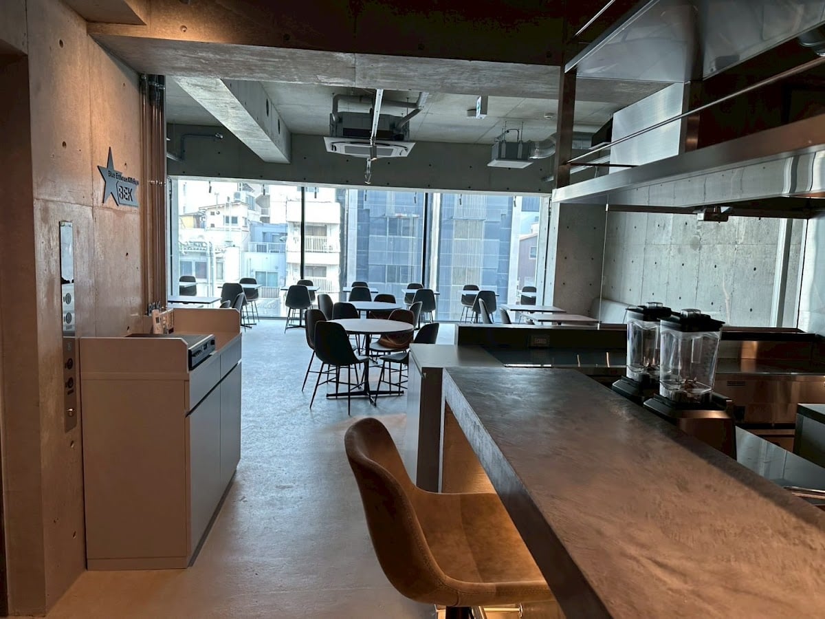 Blue Entrance Kitchen 大阪心斎橋店