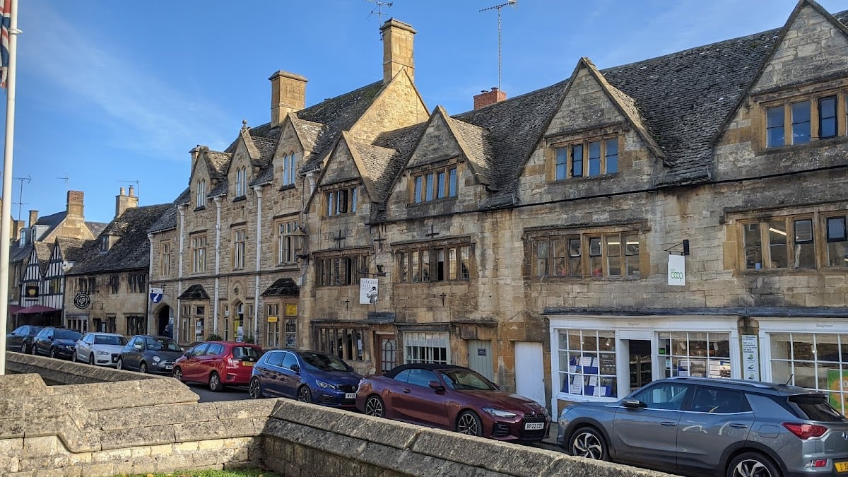 The Cotswolds - - presenciar el cambio de estación de verano a otoño
- visitar pubs clásicos