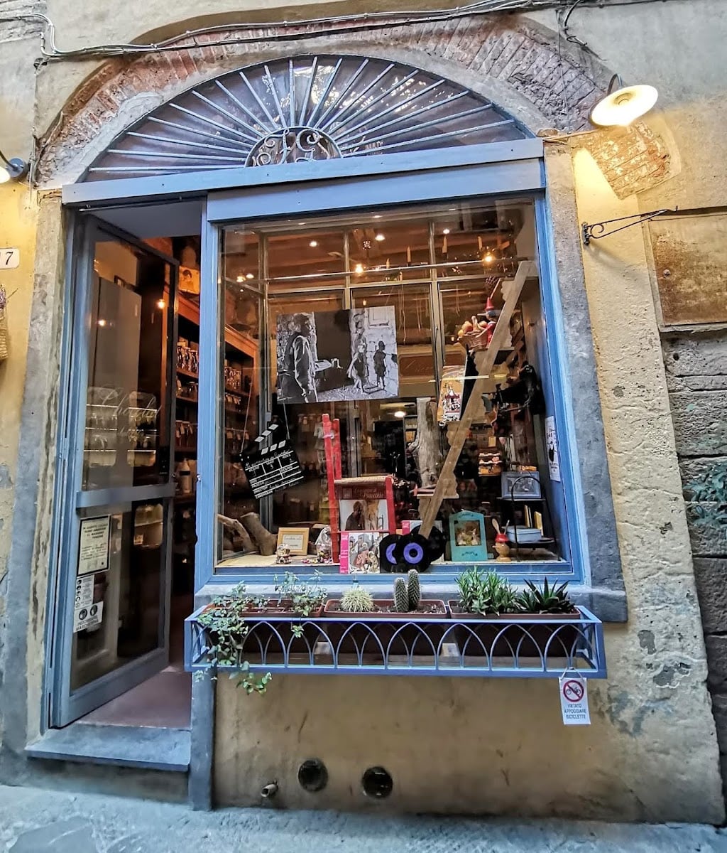 Mercato dell'antiquariato - 2nd weekend of every month