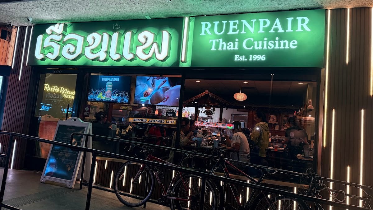 Ruen Pair - Thai