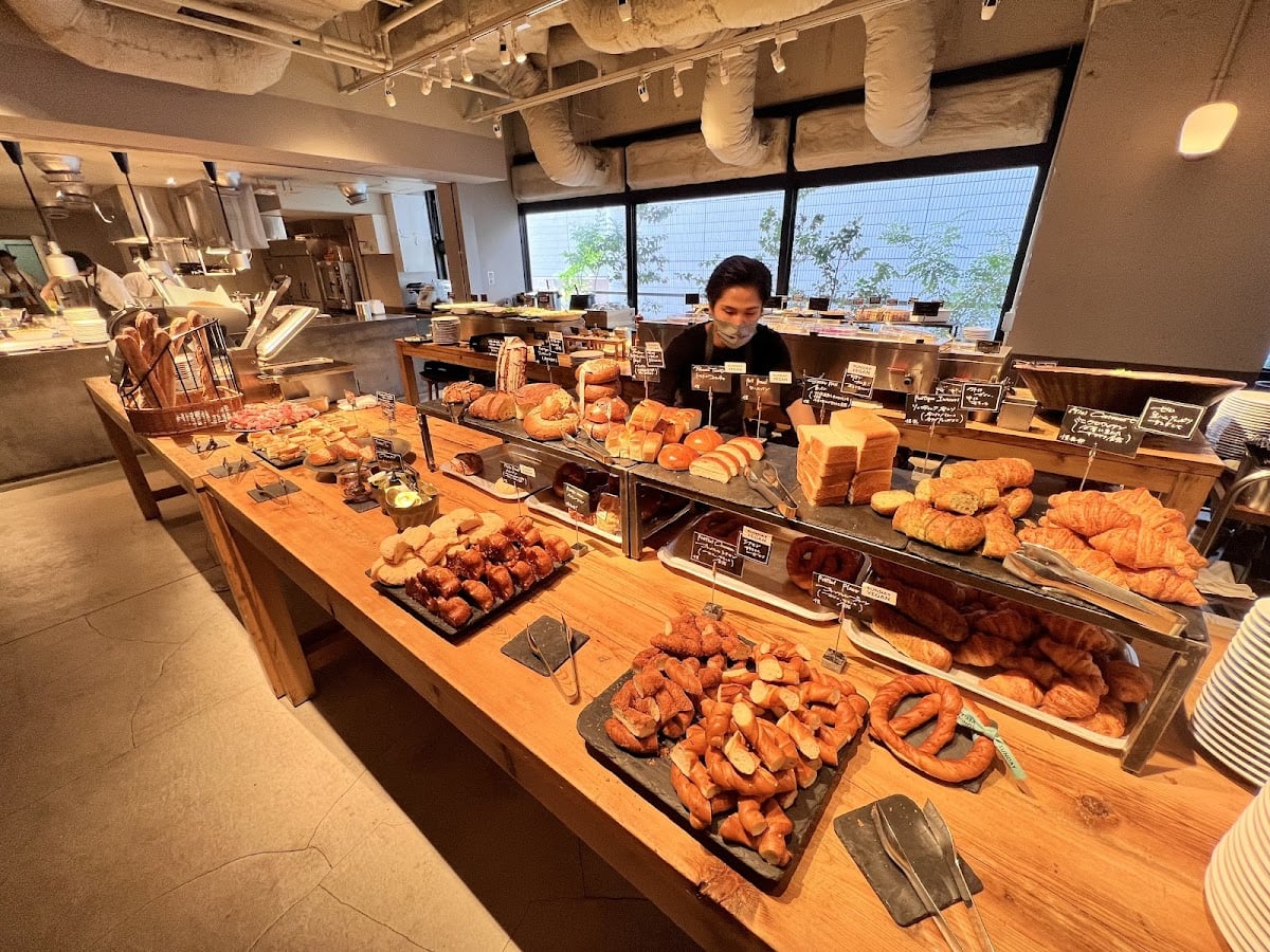 MORETHAN TAPAS LOUNGE - 📍西新宿
