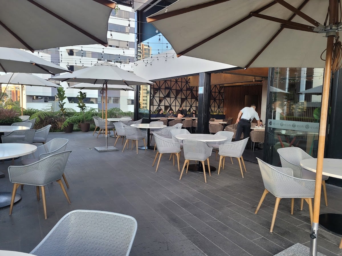 Le Cafe - Etu Plaza