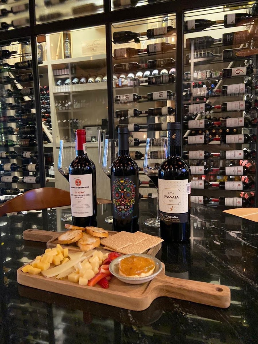 The Wine Corner by VINESP