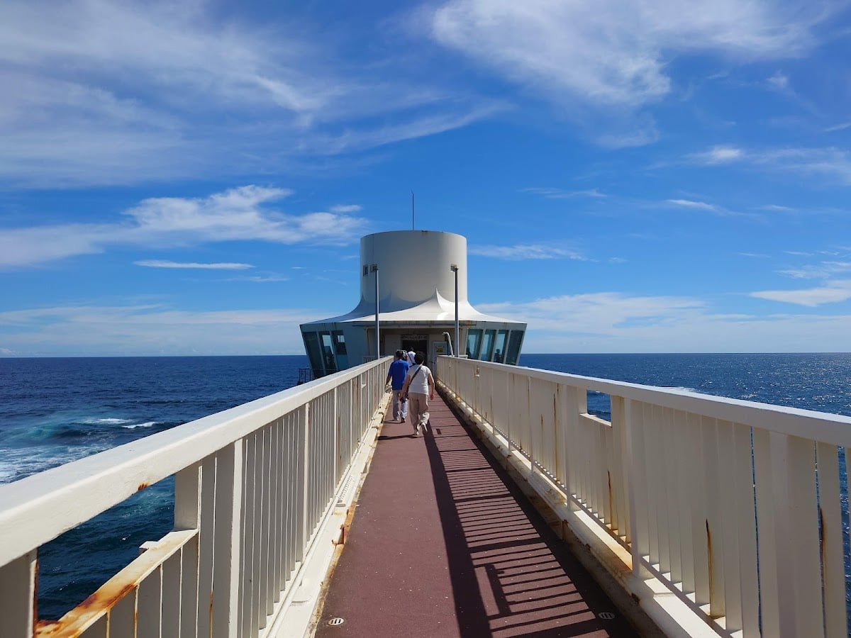 勝浦海中公園 海中展望塔