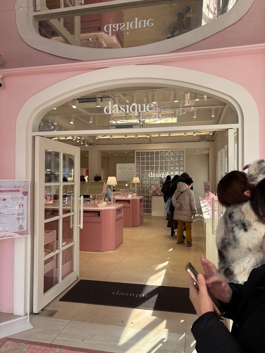 dasique flagship store tokyo(デイジークフラッグシップストアトウキョウ)