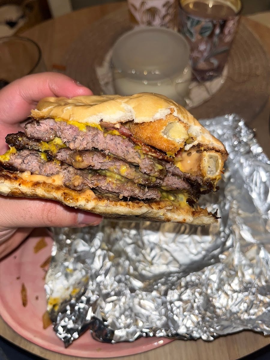 SANTAS BURGERS