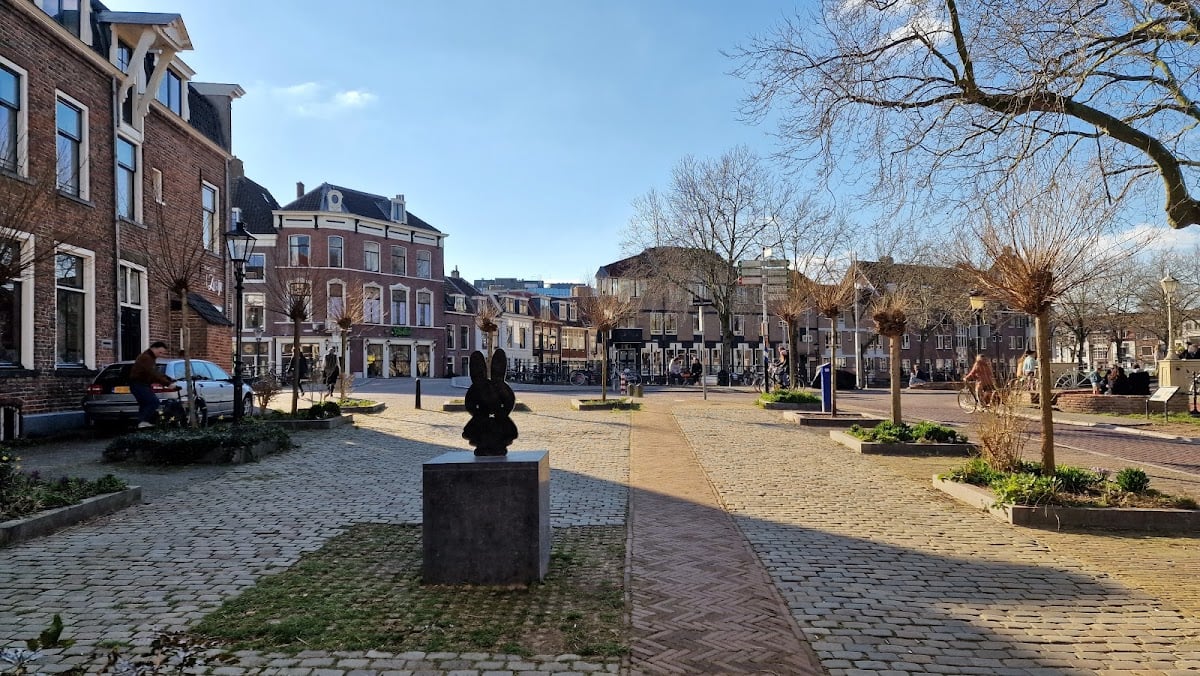 Nijntje pleintje - Estatua miffy