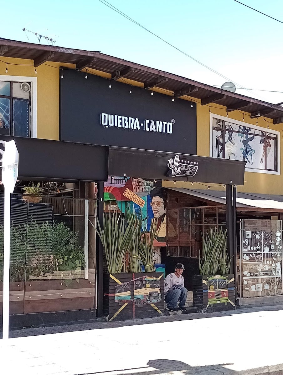 Quiebracanto Social Club