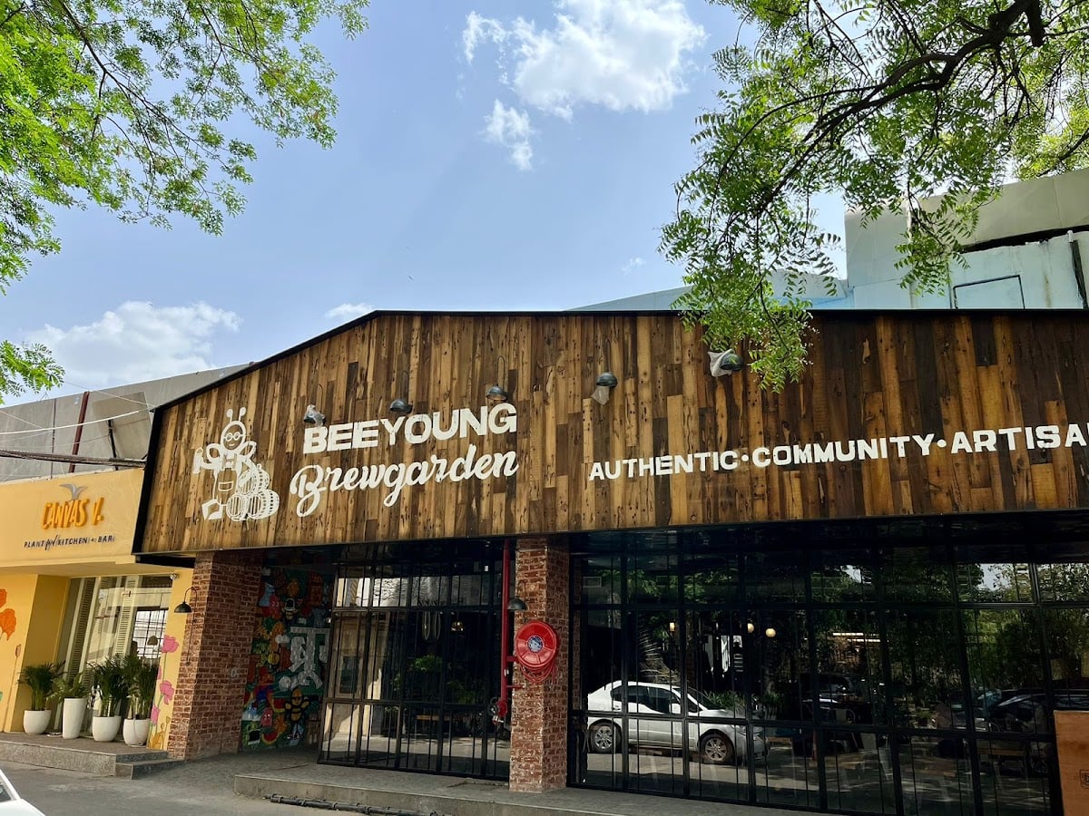 BeeYoung Brewgarden
