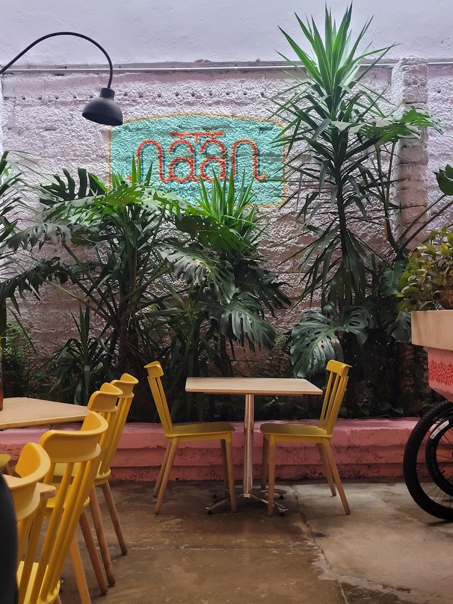 Naan Laureles