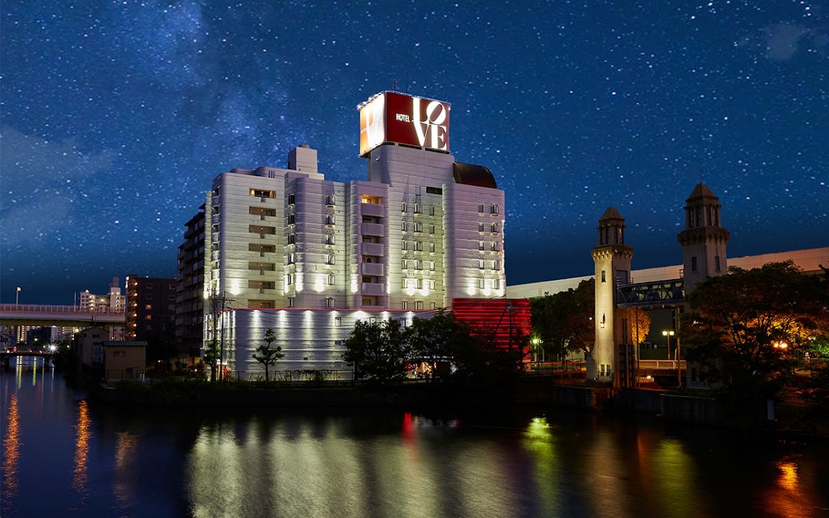 HOTEL LOVE