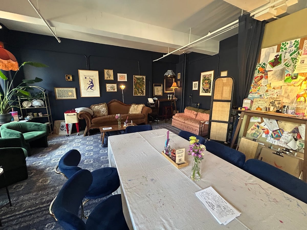 Drawing Room Midtown: Creative Living