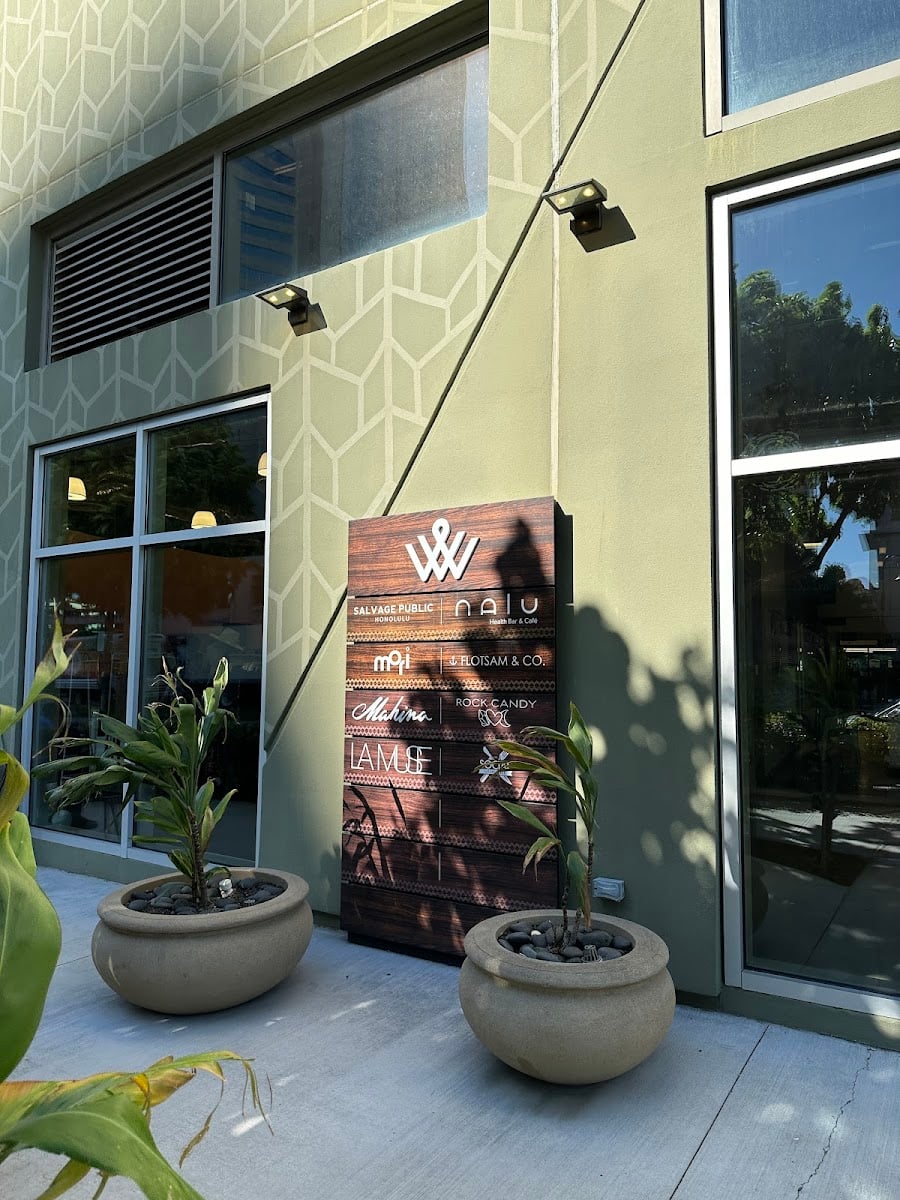 Nalu Health Bar & Cafe