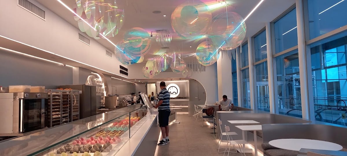 We Coffee Av. Paulista - fui pelo hype, pós exame médico e prova de mercados financeiros. o ambiente faz jus a fama, mas achei as comidas meio sem gosto e a entrada mal localizada :(