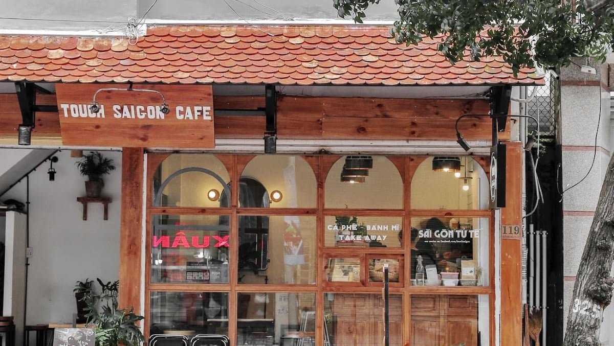 Touch Saigon Cafe & Street Foods