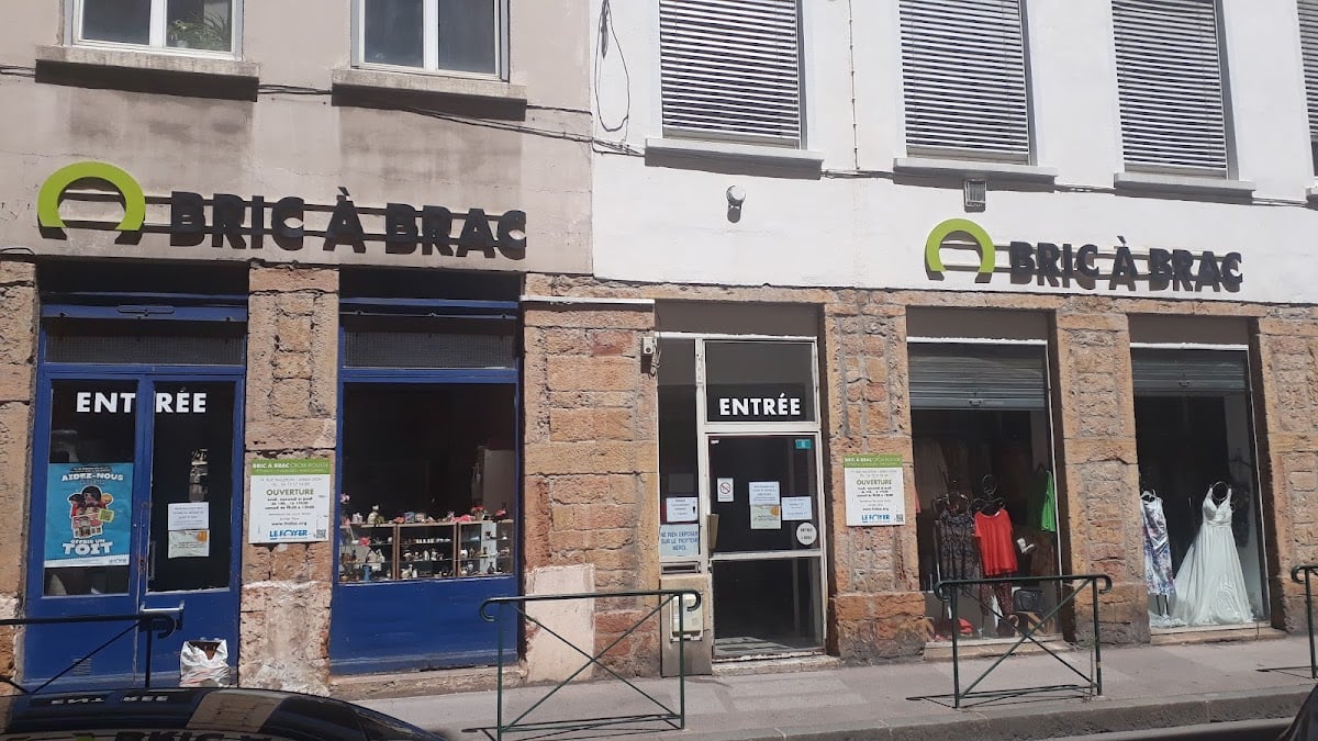 Bric à Brac du FOYER NOTRE-DAME DES SANS-ABRI  - Petit prix