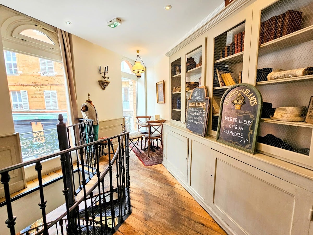 Flower's Café