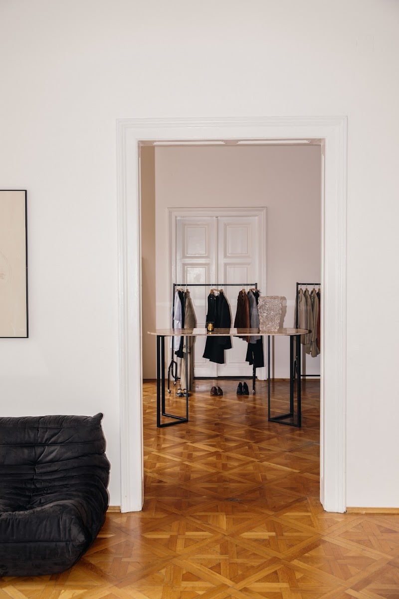Lula Vintage Prague. vintage fashion store