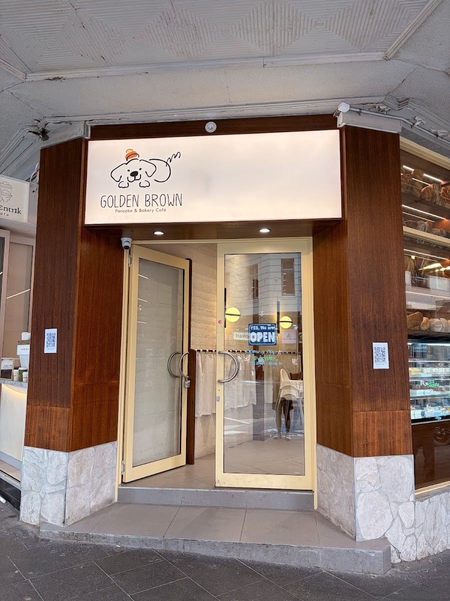 Golden Brown Pancake & Bakery Cafe