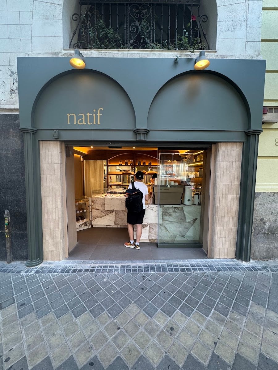 Natif Coffee & Bakery - padaria gostosa, o bolo de limón y arándanos é maravilhoso