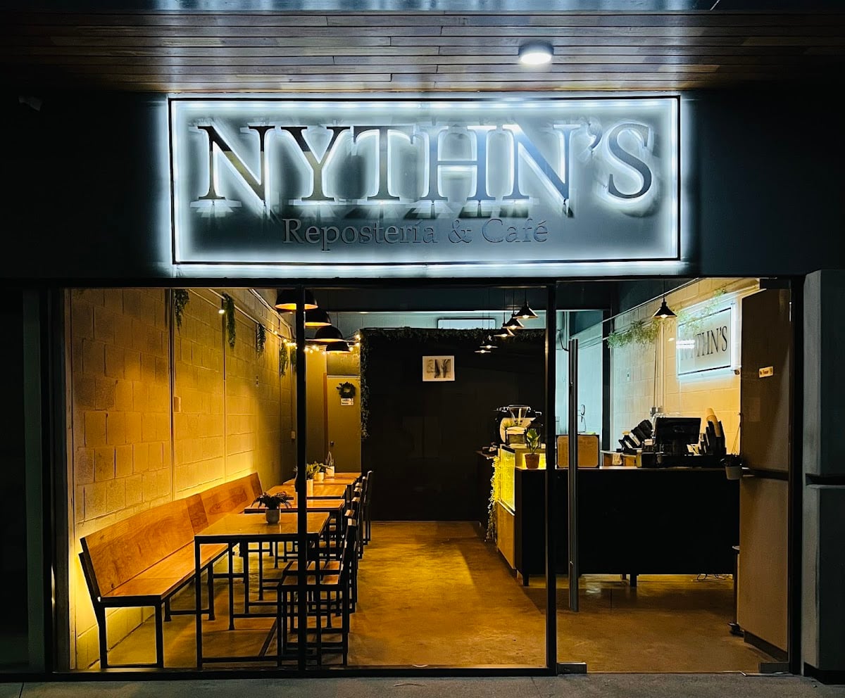 NYTHN'S - Repostería & Café