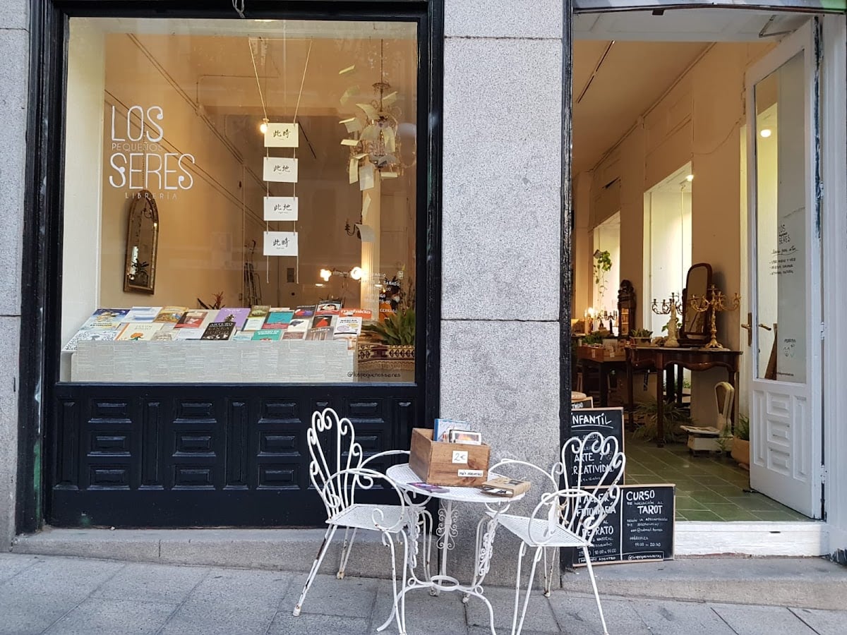 los pequeños seres. - libros