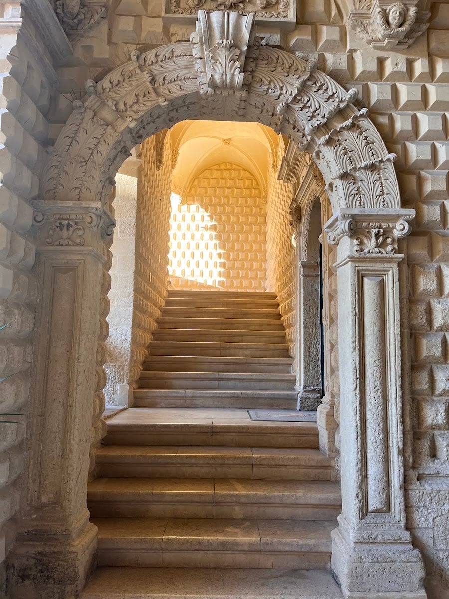Palazzo Loffredo Adorno