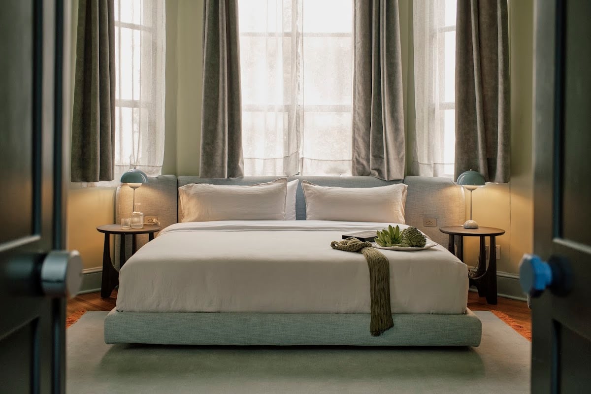 Maison Celeste - Boutique hotel + exhibition space in a renovated mansion