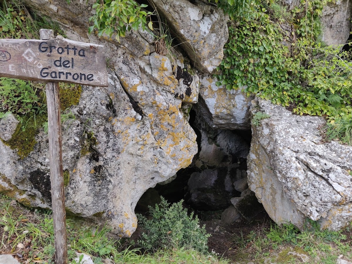 Grotta del Garrone