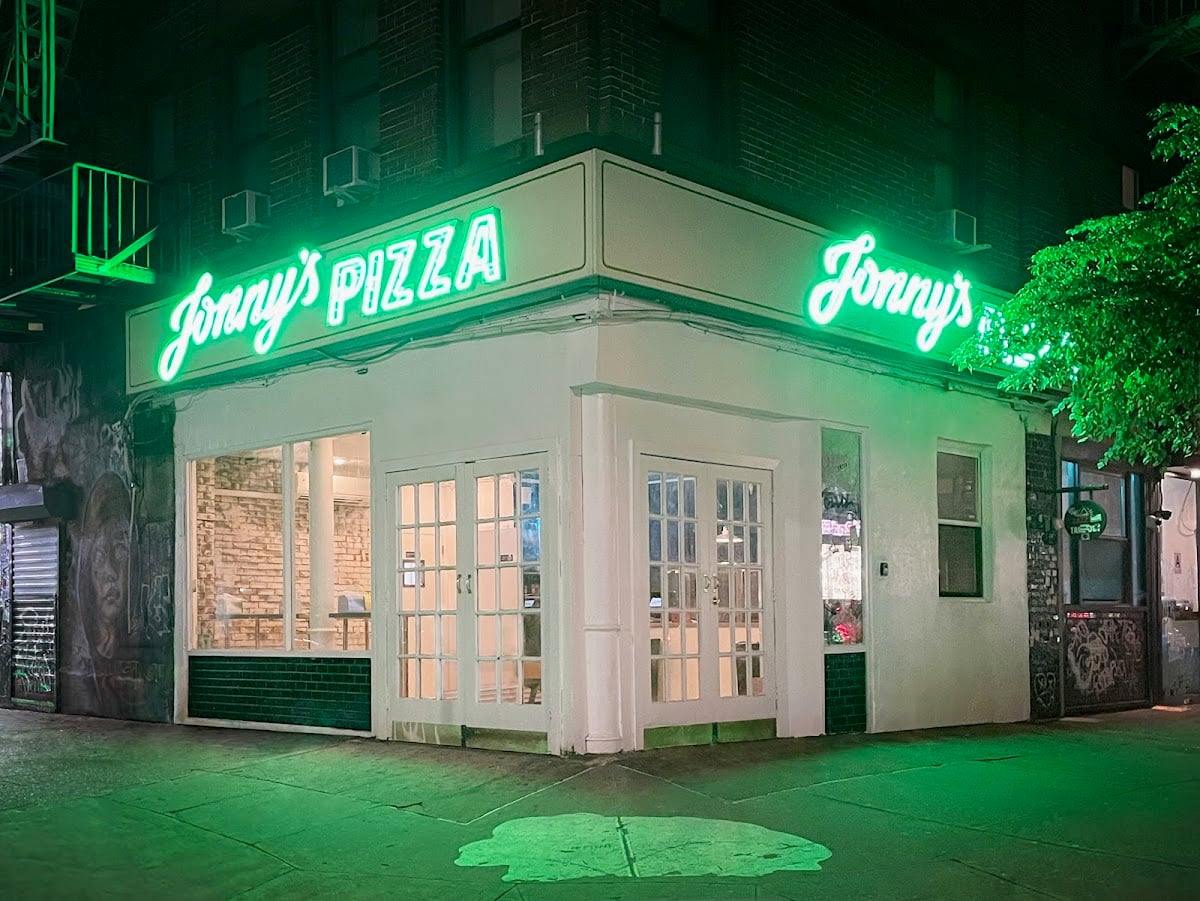 Jonny's Pizza - Vodka Pesto Pepperoni