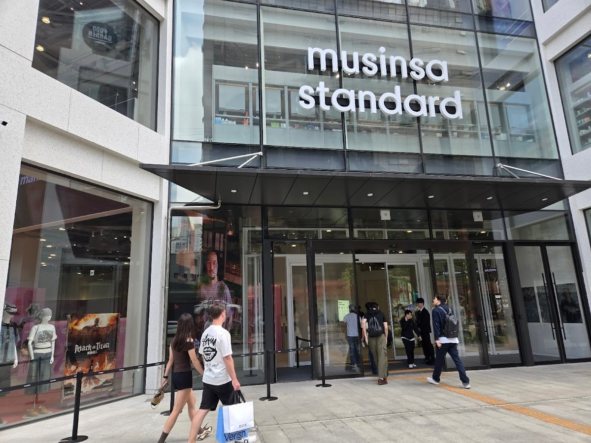 무신사 메가스토어 성수 (MUSINSA Megastore Seongsu)