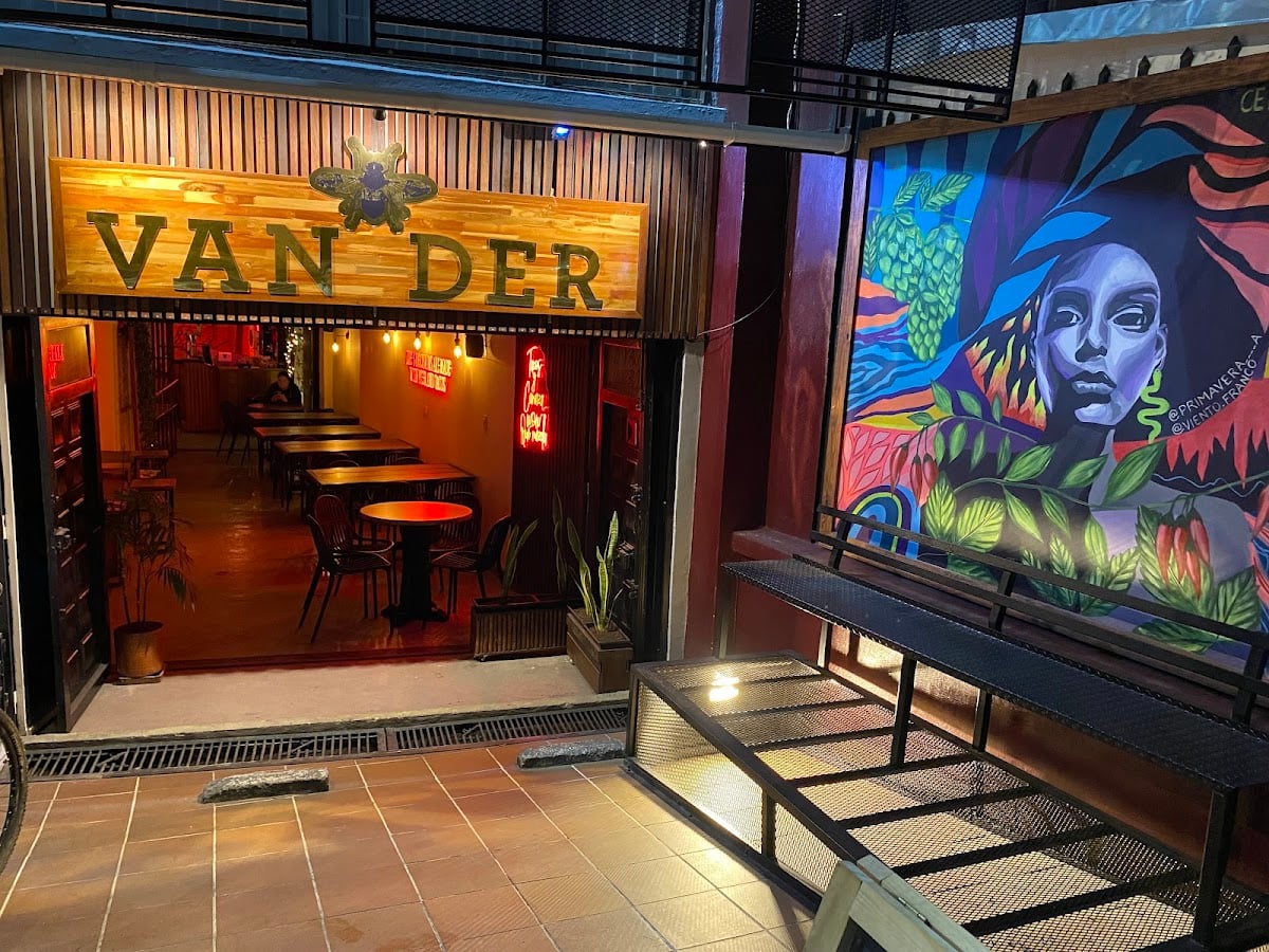 Van Der Cervecería y Taqueria