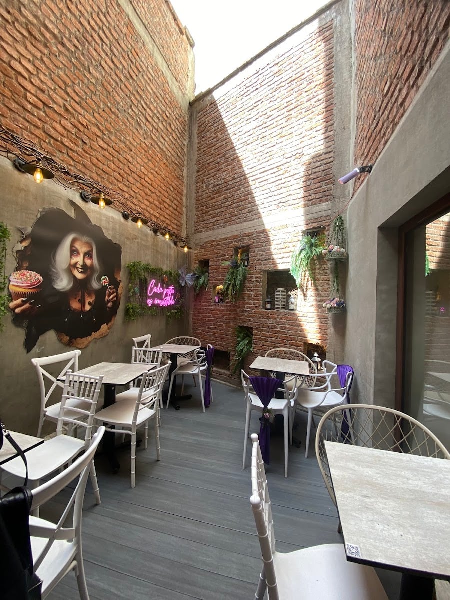 Hansel & Grettel Bakery