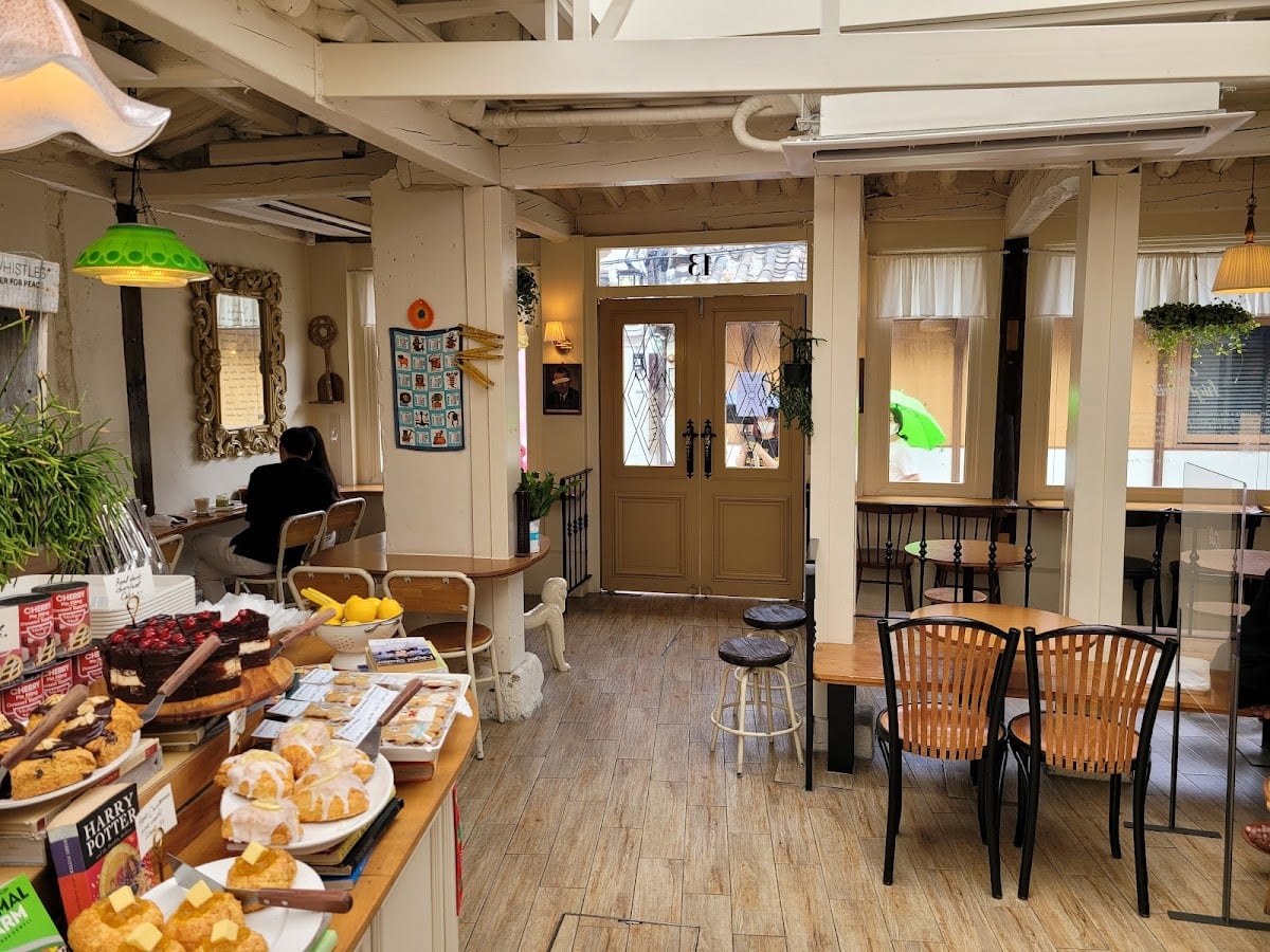 Cafe Highwaist Ikseon