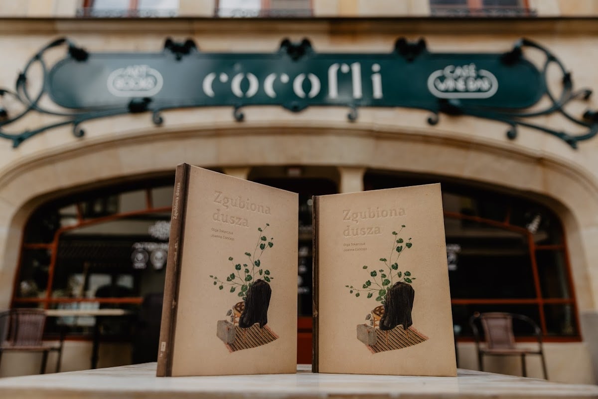 Cocofli - books art cafe wine bar