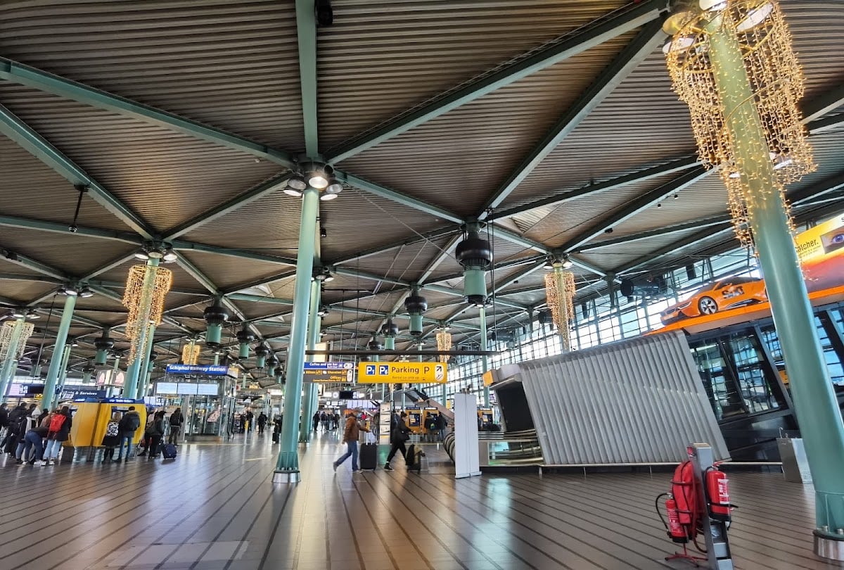 Schiphol Airport (AMS) - Take a flight to somewhere sunny and be happy (jk go see the museums)