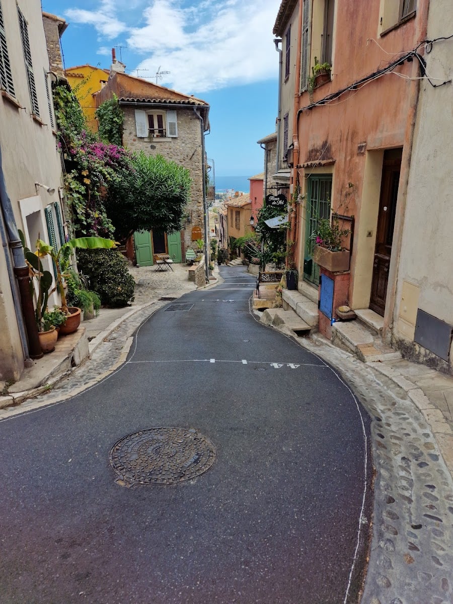 Haut de Cagnes place De Gaulle