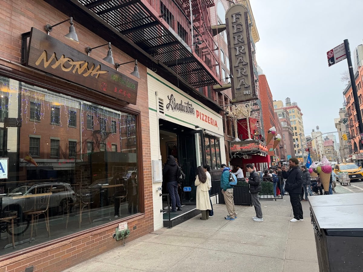 L’industrie Pizzeria - Little Italy