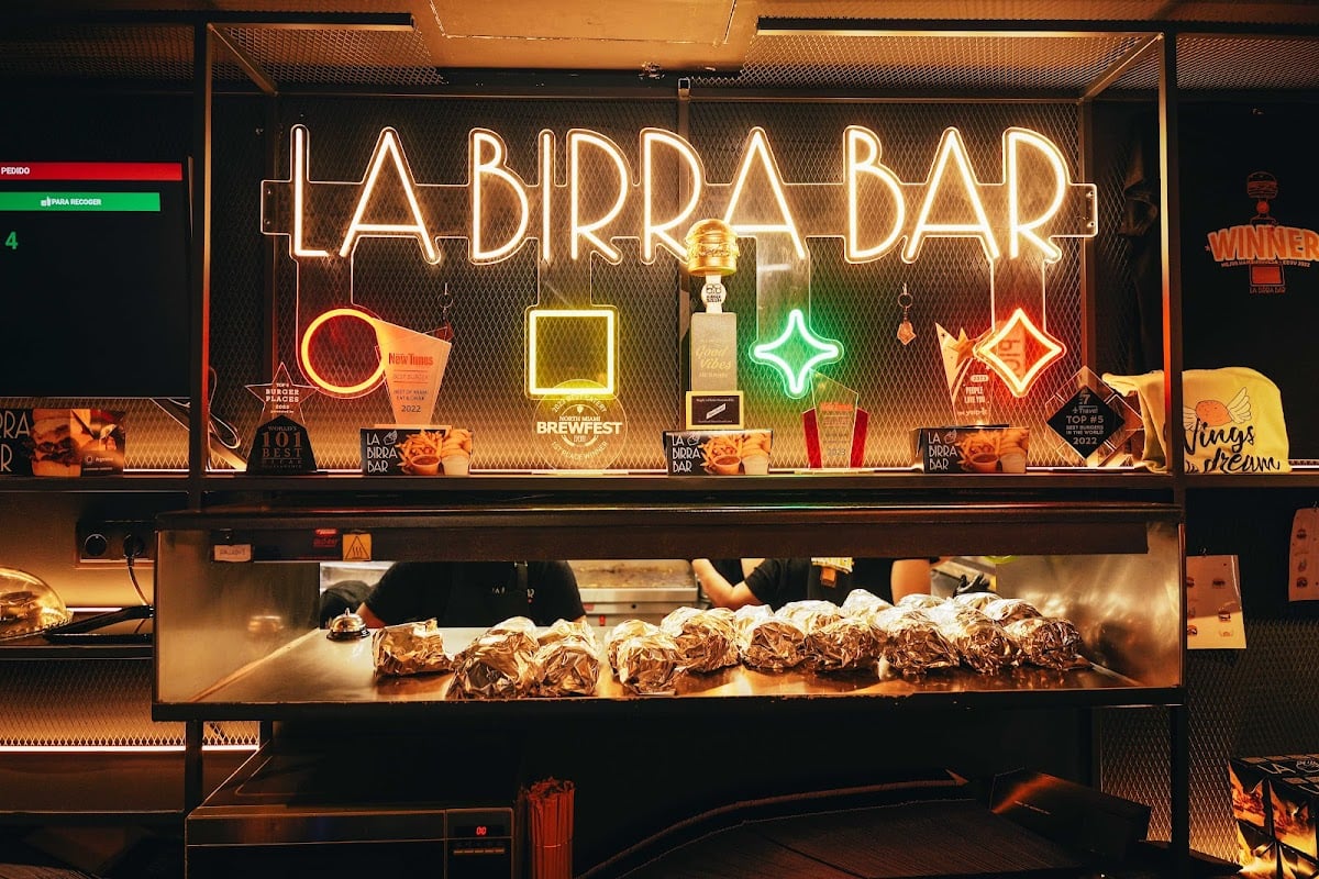 La Birra Bar - sol, manuel becerra