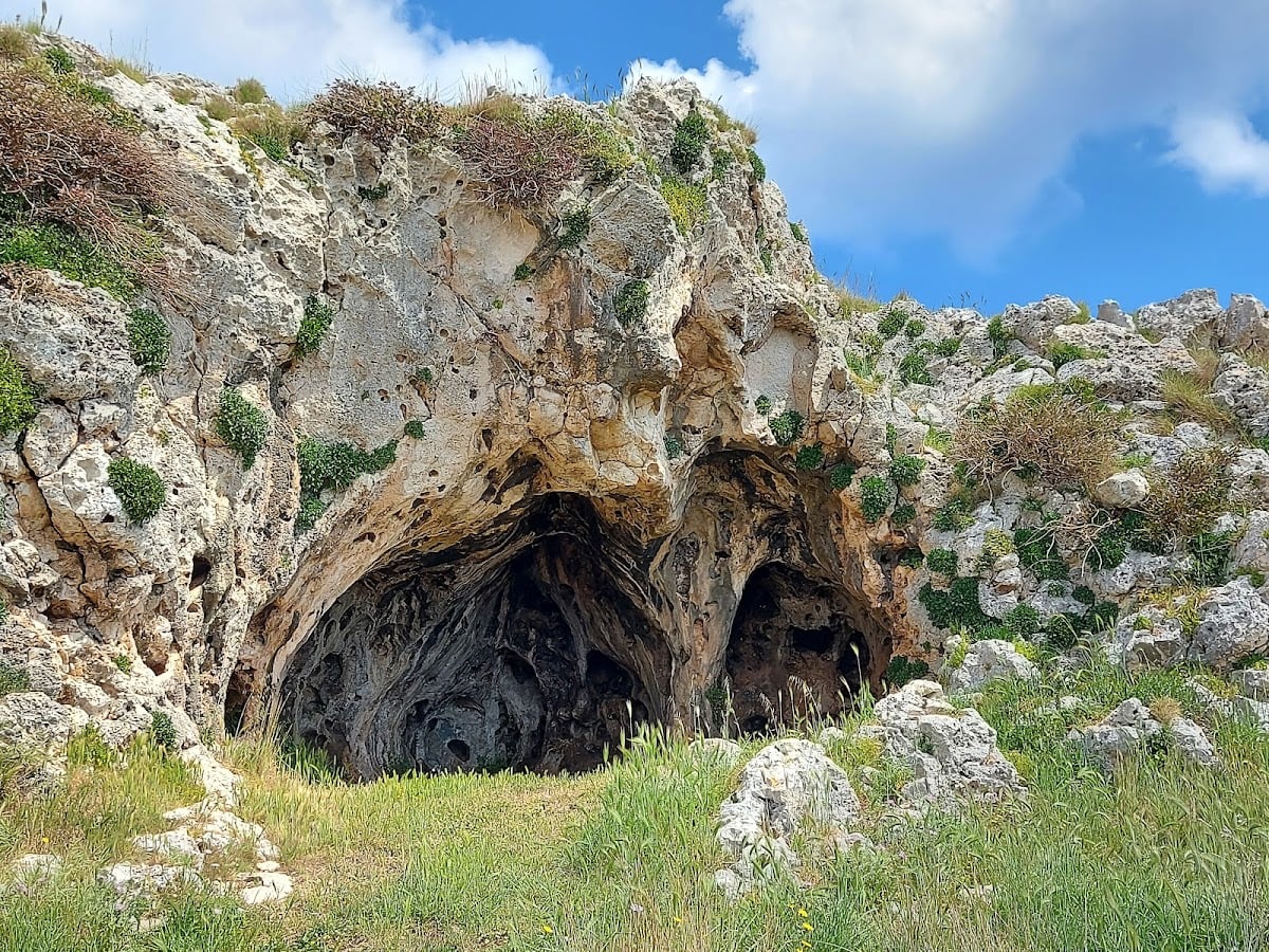 Grotta della Macchia