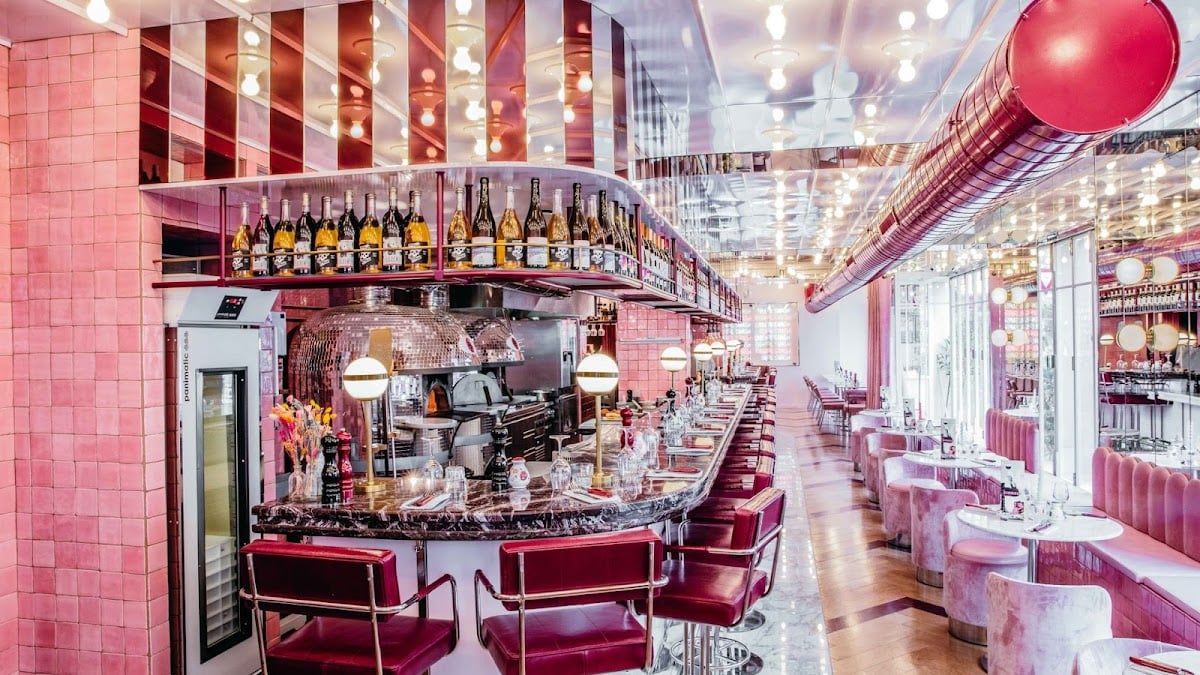 Dalmata - restaurant italien & décor rose