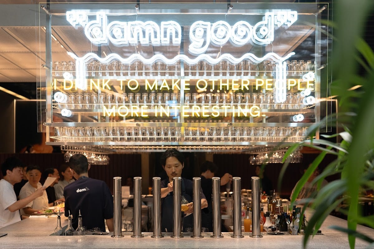 dam pub