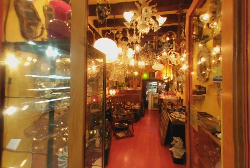 Ambrus Antichità Venezia - Antique shop