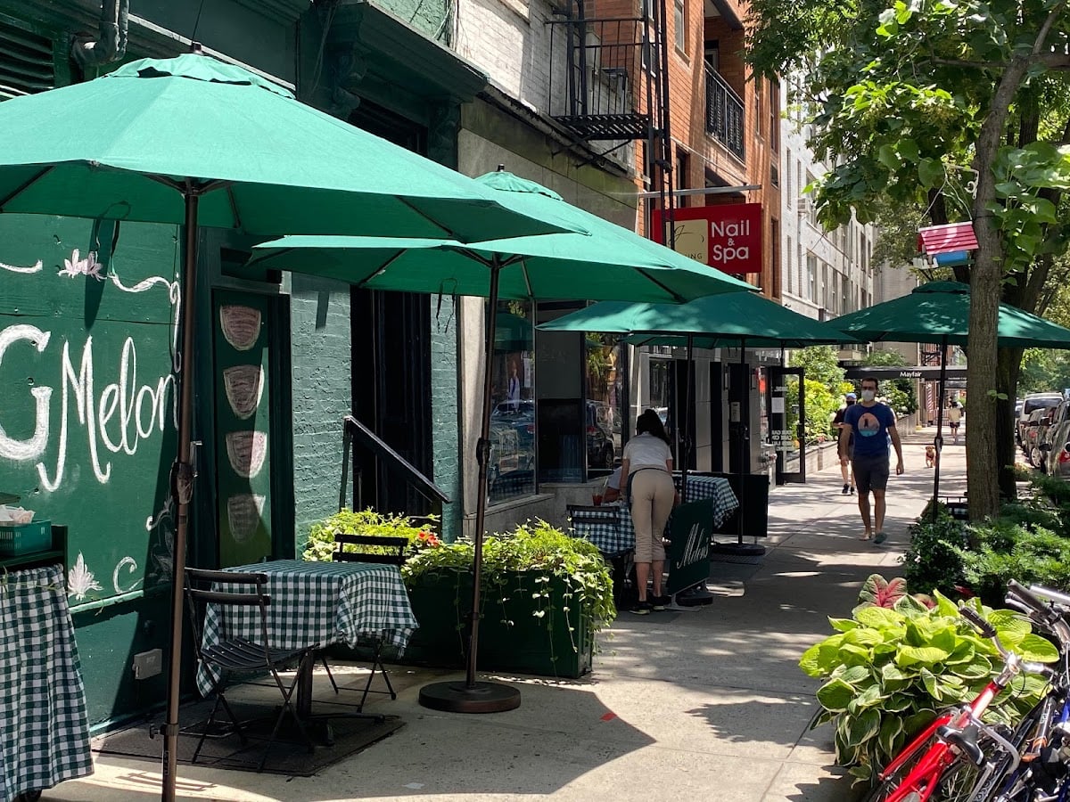 JG Melon - best burger in ny, michelin star