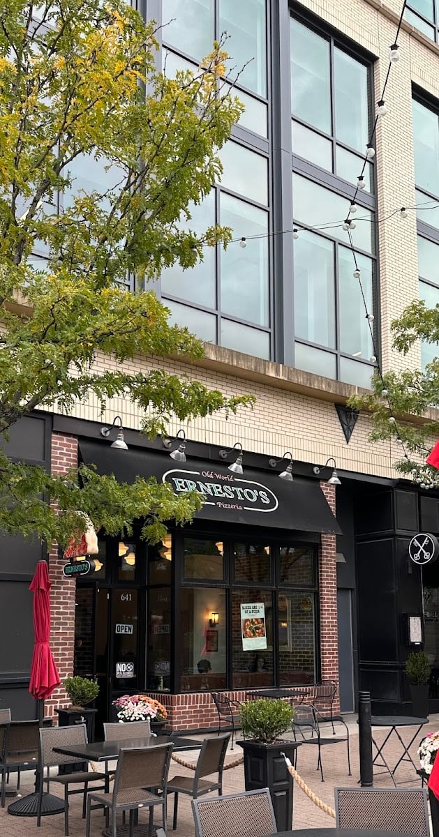 Ernesto's Pizza