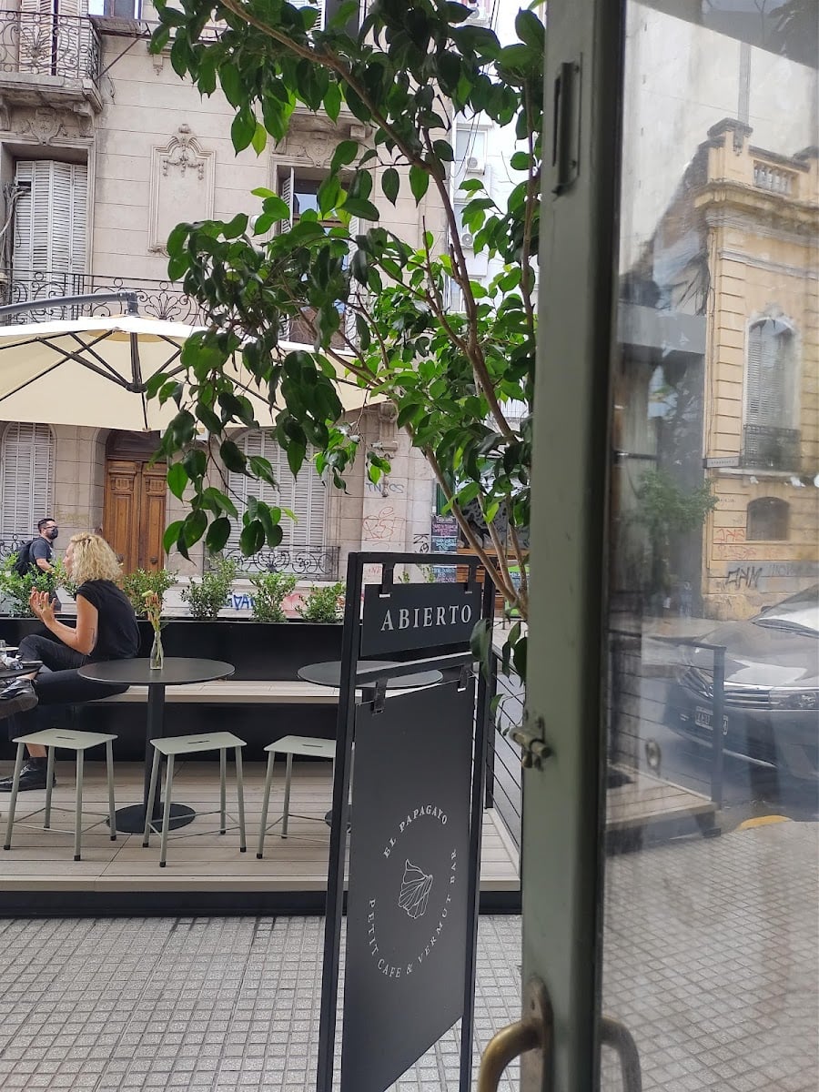 El Papagayo Petit Cafe & Vermouth Bar