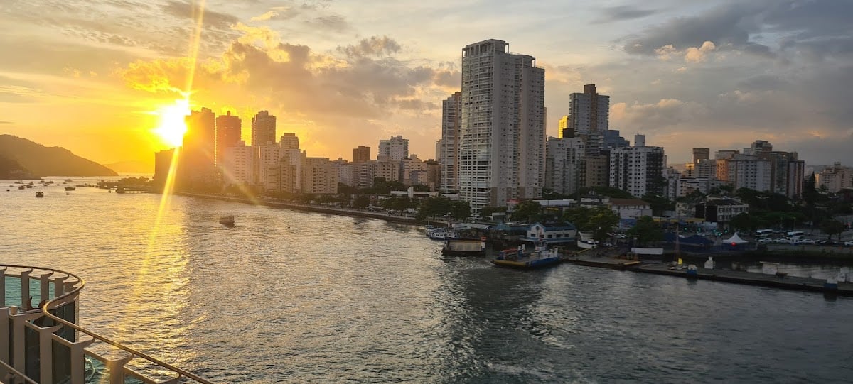 Santos - eu amo esse lugar, muito nostálgico e queria voltar um milhão de vezes