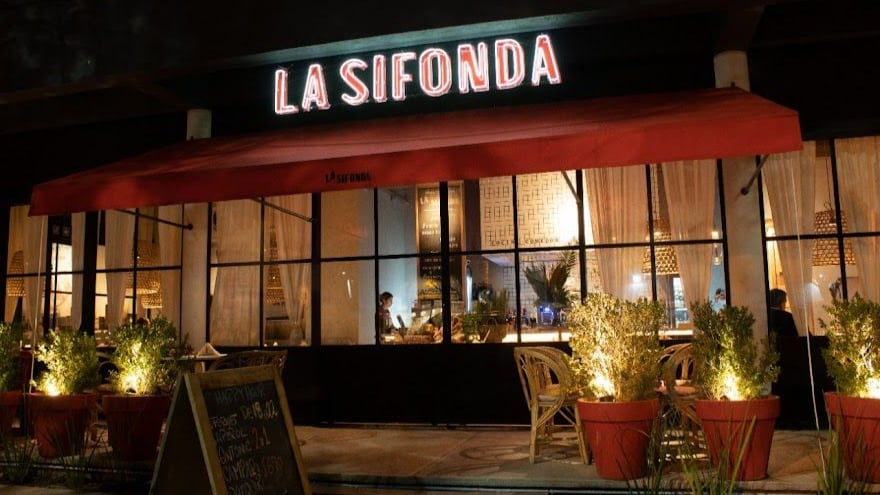 La Sifonda – Tejas del Sur - cafe: ★ ★ ★ 
pastelería:★ ★ ★ ★ ★
lugar: ★ ★ ★ ★